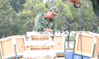 Trận địa pháo hoa trước giờ khai hỏa ở Bình Dương 