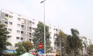 Vợ chồng nhân viên bán trà sữa dương tính, một chung cư ở Bình Dương 2 lần bị phong tỏa 