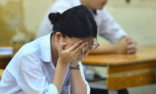 Cán bộ coi thi phát nhầm đề, học sinh THPT toàn tỉnh Bình Dương suýt phải thi lại