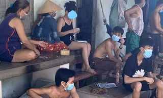 Nhóm công nhân dùng tiền hỗ trợ để đánh bạc bị đề nghị xử phạt hơn 200 triệu đồng