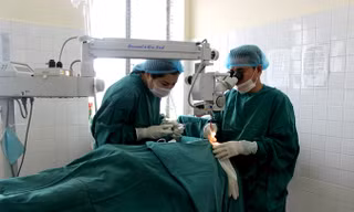 Một ca phẫu thuật mắt.