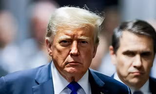 Cổ phiếu công ty của ông Trump hỗn loạn 