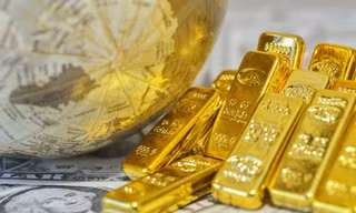 Vàng tăng giá giữa thời điểm quan trọng về thuế quan 