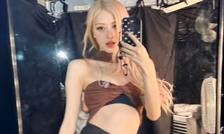 BlackPink đăng ảnh gợi cảm trước giờ diễn ở Mỹ Đình