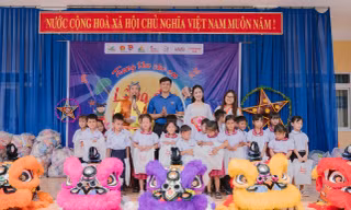 iSMART và hành trình 'nối dài yêu thương': Thắp sáng ước mơ tới trường