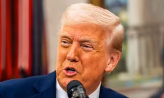 Cả thế giới 'nín thở' chờ hành động lịch sử của ông Trump 