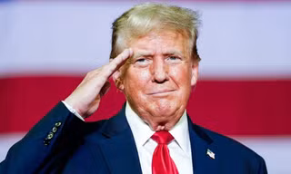 Cổ phiếu cao kỷ lục như 'mừng ông Trump trở lại Nhà Trắng'