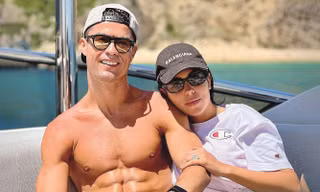 Bản tin showbiz 6/2: Ronaldo đón tuổi 38 ở Saudi Arabia
