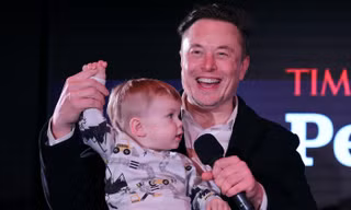 Bạn gái cũ lo lắng cách dạy con của tỷ phú Elon Musk