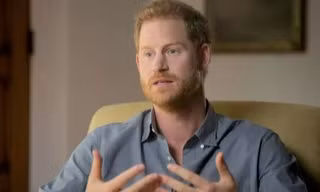 Harry: 'Tôi bị buộc phải rời Hoàng gia Anh'