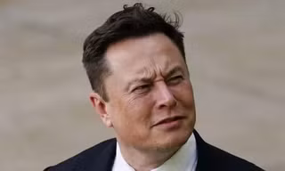 Elon Musk mất vị trí người giàu nhất thế giới