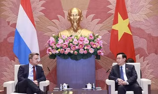 Chủ tịch Quốc hội Vương Đình Huệ tiếp Thủ tướng Luxembourg Xavier Bettel