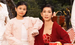Xuân Lan o bế học trò Ngọc Diệp 