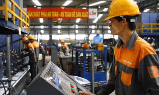 Nhà nước sẽ định kỳ công bố thông tin về mức lương từng ngành, từng vùng. Ảnh: Hồng Vĩnh