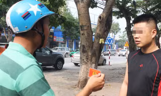 CSGT Công an TP Vinh hoá trang tuần tra, kiểm soát xử lý vi phạm. Ảnh: Cảnh Huệ.