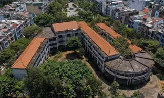 Ngôi trường xây gần 20 tỷ đồng, bỏ hoang 15 năm ở TPHCM