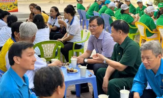 Nơi người dân phản ánh, góp ý với chính quyền bên ly cà phê sáng