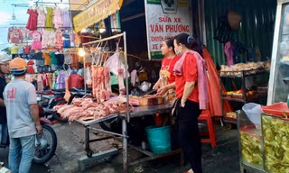 'Lương tăng 1 đồng, giá tăng 2 đồng, người lao động vốn khó lại càng thêm khó'