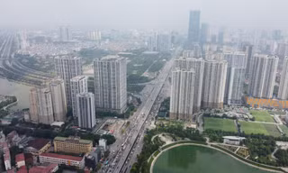 Toàn cảnh tuyến đường Lê Văn Lương - Tố Hữu bị phá nát quy hoạch