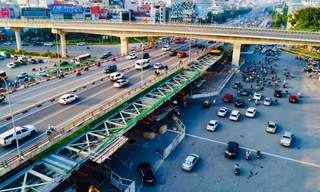 Diện mạo 2 cầu vượt thép Mai Dịch sau 9 tháng thi công hiện ra sao?