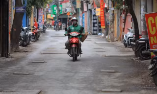 'Ma trận' hố ga, nắp cống bẫy người tham gia giao thông 
