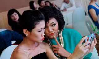 Dàn mẫu Top Model quấn quýt 'tự sướng' khi hội ngộ
