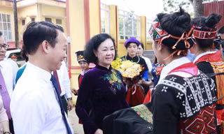 Thường trực Ban Bí thư, Trưởng ban Tổ chức Trung ương dự khai giảng tại Yên Bái