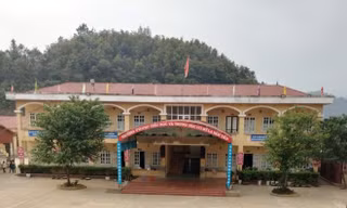 Đình chỉ giáo viên vụ nghi đánh học sinh chấn thương