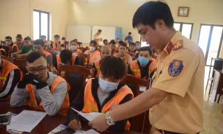 Hơn 300 shipper ký cam kết 