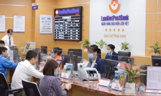 Hủy đấu giá hơn 140 triệu cổ phiếu LPB, VNPost thoái vốn bất thành
