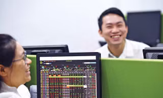 1,8 tỷ USD trao tay trong phiên chứng khoán đầu tuần, mức cao thứ 2 lịch sử