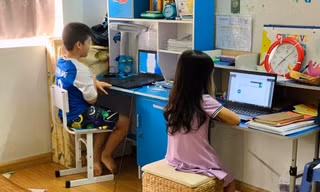 Laptop giá rẻ cháy hàng đầu năm học mới