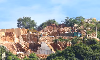 Lo ngại việc cấp phép mỏ khoáng sản 'rộng cửa' xin - cho