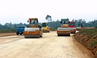 Nghệ An làm thế nào để hoàn tất giải phóng mặt bằng đại lộ Vinh - Cửa Lò?