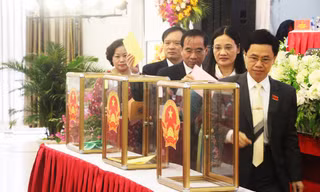 Nghệ An lấy phiếu tín nhiệm của 83 đại biểu