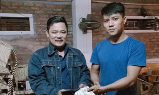 Nhặt được hơn 45 triệu khi vừa xuống xe buýt, người đàn ông tìm chủ nhân trả lại