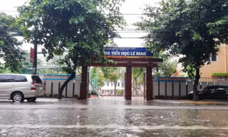 Nghệ An: Hơn 130 trường phải lùi ngày khai giảng do mưa lũ