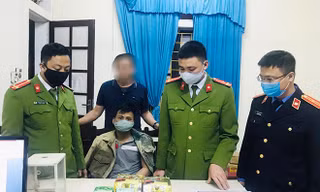 Huy động hàng chục cảnh sát vây bắt trùm ma túy trong đêm