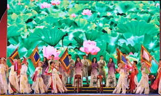 Nghệ An: Khai mạc lễ hội Làng Sen 2018