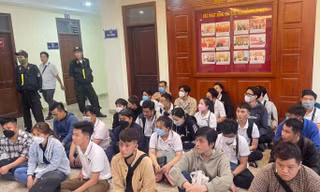 Triệt phá thêm công ty đòi nợ kiểu khủng bố, lộ chiêu trò ghép ‘ảnh nóng’ đe doạ khách hàng