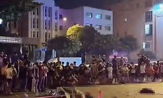 Hà Nội: Hai xe máy va chạm trong đêm, 4 người thương vong