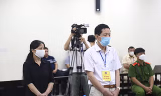 Tuyên án hai cựu giảng viên làm lộ đề thi môn Sinh học kỳ thi THPT năm 2021