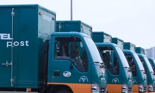 Phó chủ tịch Viettel Post bán gần hết cổ phiếu, thu 370 tỷ đồng.