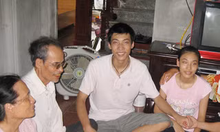 Bách 'ngố' thủ khoa 30 điểm