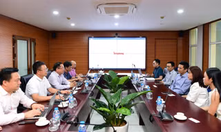 Giám đốc điều hành, phụ trách thị trường Việt Nam của Google làm việc với báo Tiền Phong
