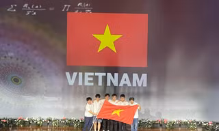 Chủ tịch nước gửi thư khen Trường THPT chuyên Khoa học Tự nhiên