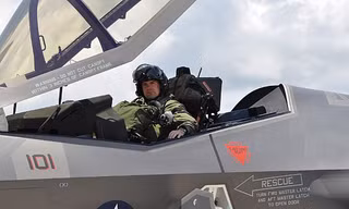 Hải quân Mỹ nhận tiêm kích F-35C phiên bản tàu sân bay