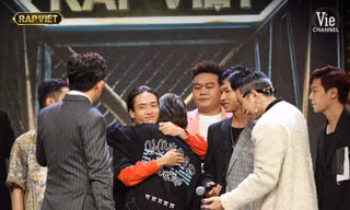 “Màn chuyển nhượng lịch sử” khiến fan vỡ òa cảm xúc trong “Rap Việt“
