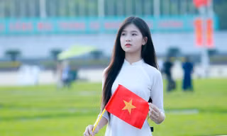 Người dân Thủ đô đến Quảng trường Ba Đình chụp ảnh dịp lễ 2/9