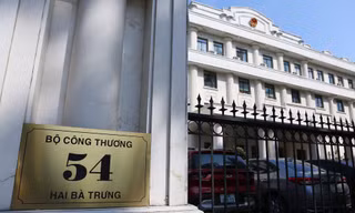 Vi phạm gì khiến loạt lãnh đạo ở Bộ Công Thương vừa bị 'đảo' ghế, hạ cấp? 